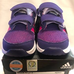 New (DS) Child Size Adidas Shoes (7.5c) w/box